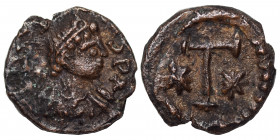Justin I, 518-527. 1/2 Nummus (bronze, 0.62 g, 11 mm), Thessalonica. Diademed, draped and cuirassed bust of Justin I to right. Rev. Large T flanked by...