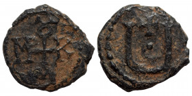Maurice Tiberius, 582-602. Pentanummium (Bronze, 1.29 g, 14 mm), Theoupolis (Antioch). Monogram 15 of Maurice Tiberius. Rev. Large Ч; above, cross. DO...