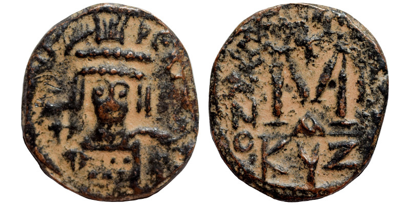 Maurice Tiberius, 582-602. Follis (bronze, 4.93 g, 25 mm), Cyzicus. Helmeted and...