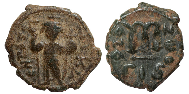 Constans II, 641-668. Follis (bronze, 4.83 g, 23 mm), Constantinople. EN T૪TO NI...