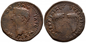 COLONIA ROMULA (Sevilla). As. (Ae. 12,14g/29mm). 27 a.C.-14 d.C. (FAB-2016). Anv: Cabeza laureada de Tiberio a izquierda, alrededor leyenda: PERM DIVI...