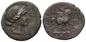 GENS AEMILIA. Denario. (Ar. 3,32g/20mm). 114-113 a.C. Roma. (FFC 103; Crawford 291/1). Anv: Cabeza laureada de Roma a derecha, detrás estrella, delant...