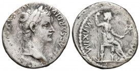 TIBERIO. Denario. (Ar. 3,38g/19mm). 36-37 d.C. Lugdunum. (RIC 30). Anv: Cabeza de Tiberio a derecha, alrededor leyenda: TI CAESAR DIVI AVG AVGVSTVS. R...
