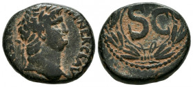 NERON. Ae21. (Ae. 7,23g/21mm). 65-66 d.C. Antioquía, Seleucis y Pieria. (RPC 4297). Anv: Cabeza laureada de Nerón a derecha, alrededor leyenda: IM NER...