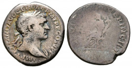 TRAJANO. Denario. (Ar. 3,21g/19mm). 98-117 d.C. Roma. (RIC 117). Anv: Cabeza laureada de Trajano a derecha, alrededor leyenda: IMP TRAIANO AVG GER DAC...