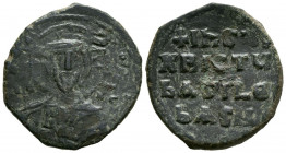 ANONIMO, atribuído a Juan I. Follis. (Ae. 6,74g/25mm). 969-976 d.C. Constantinopla. (Seaby 1793). Anv: Busto de Cristo de frente con Nimbate y túnica,...