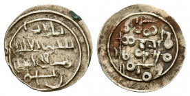 TAIFA DE ALMERIA. Abd Al-Aziz Al-Mansur. Fracción de Dinar. (El. 0,25g/11mm). 439-435H. (Prieto 176a; Medina 81). MBC+. Raro ejemplar.