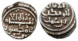 ALMORAVIDES, Abu Bakr Ibn Umar. Quirate. (Ar. 0,96g/11mm). 450-480H. (Vives 1443; Hazard 888). MBC.