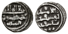 ALMORAVIDES, Yusuf ibn Tashfin. Quirate. (Ar. 0,99g/10mm). 480-500H. (Vives 1535; Benito-Ba12). MBC.