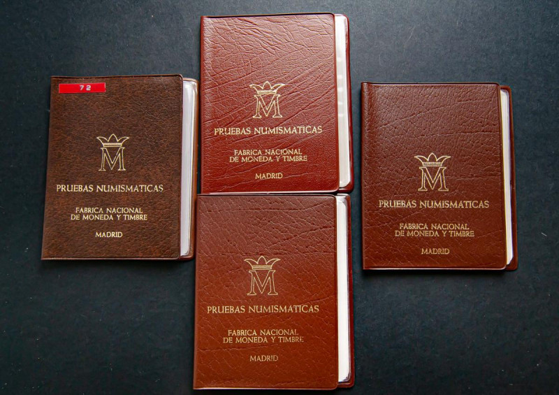Conjunto de 4 carteras de la FNMT correpondientes a los años 1972, 1973, 1974 y ...