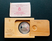 JUAN CARLOS I (1975-2014). 2000 Pesetas. (Ar. 27,00g/40mm). 1990. FNMT. Serie Barcelona 92. Arquero. Presentada en estuche oficial con certificado de ...