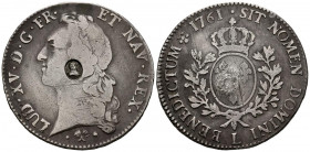 FRANCIA, Luis XV. Ecu. (Ar. 29,11g/42mm). 1761. Bayona L. (Gadoury 322) MBC. Resello en anverso del busto de George III a derecha dentro de óvalo. Esc...