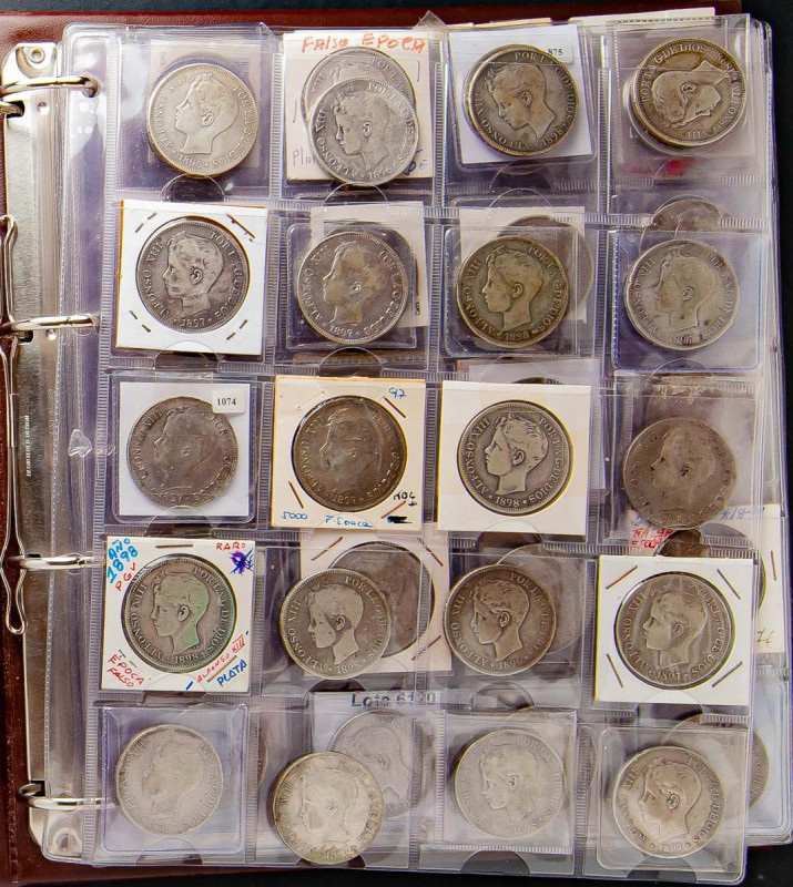 FALSAS DE ÉPOCA. Magnífico conjunto formado por más de 200 monedas, expuestas en...