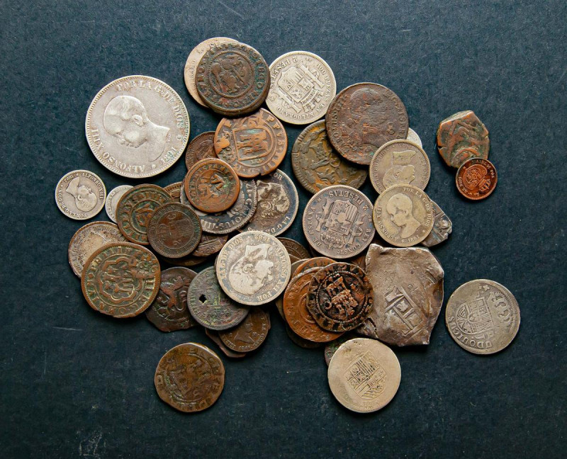 MONARQUIA ESPAÑOLA y CENTENARIO DE LA PESETA. Interesante conjunto formado por m...