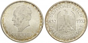 DEUTSCHLAND
Weimarer Republik. 3 Reichsmark 1932 A, Berlin. 100. Todestag von J. W. Goethe. 15 g. J. 350. Hübsche Patina / Attractive patina. FDC / U...
