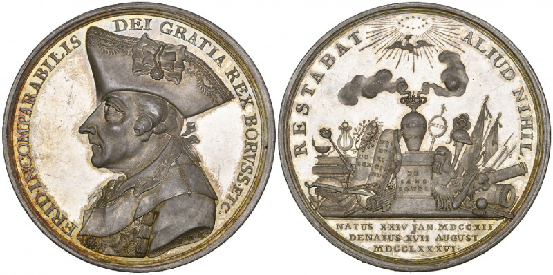 Prussia, Death of Friedrich II, 1786, silver medal, by J.G. Holtzhey, uniformed ...