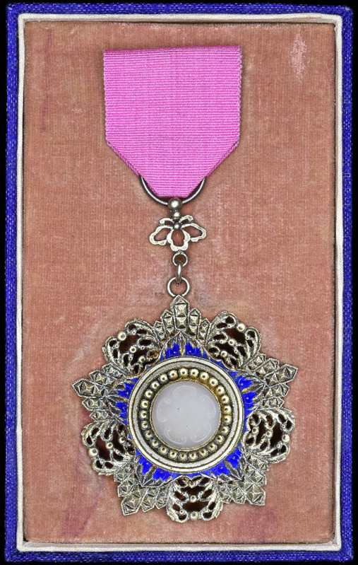 China, Republic, Order of the Brilliant Jade, Eighth Class Breast Badge, in silv...