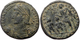 Constantius II (337-361), Constantinopolis, AE follis (Bronze, 21,5 mm, 2,83 g), 348-351. Obv: D N CONSTAN - TIVS P F AVG, pearl-diademed, draped and ...