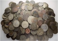 SCHWEIZ - LOTS DIVERSER KANTONE
Grosses Lot von Kantonalmünzen. Mehr als 300 Stück. Unterschiedlich erhalten / Various conditions. (ca. 432) (~€ 855/...