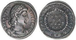 Constantius II. 337-361
Römisches Reich - Kaiserzeit. Siliqua, ohne Jahr. FELICITAS REI PVBLICE um Kranz darinnen VOT XX MVLT XXX
3,18g
Kampmann 147.6...
