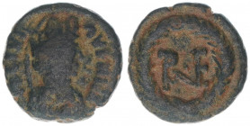 Theoderich der Große 493-518
Ostgoten. Kleinbronze, Ravenna?. 2,42g
s/ss
