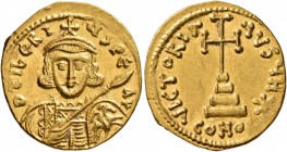 Tiberius III (Apsimar), 698-705. Light weight Solidus of 23 Siliquae (Gold, 20 mm, 4.21 g, 7 h), Constantinopolis. D tIbЄRIЧS PЄ AV Draped and cuirass...