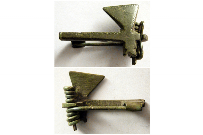 ROMAN EMPIRE. Ca. 2nd-3rd. Century AD. Bronze Fibula (8.24 gm; 35mm x 25mm). Dep...