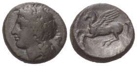 Sizilien. Syrakus. Agathokles (317 - 289 v. Chr.).

 Bronze. Ca. 310 - 305 v. Chr.
Vs: Kopf des Apollon mit Lorbeerkranz links, dahinter Weintraube...
