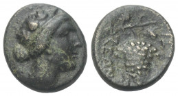 Euböa. Histiaia.

Bronze. Ca. 168 - 146. v. Chr.
Vs: Kopf der Nymphe Histiaia mit Efeukranz rechts.
Rs: Weintraube, im Feld links oben Monogramm....