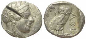 Attika. Athen.

 Tetradrachme (Silber). Ca. 454 - 404 v. Chr.
Vs: Kopf der Athena mit ölzweiggeschmücktem attischem Helm, Ohranhänger und Halskette...