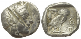 Attika. Athen.

 Tetradrachme (Silber). Ca. 454 - 404 v. Chr.
Vs: Kopf der Athena mit ölzweiggeschmücktem attischem Helm, Ohranhänger und Halskette...