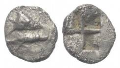 Mysien. Kyzikos.

 Hemiobol (Silber). Ca. 550 - 480 v. Chr.
Vs: Kopf eines Thunfischs rechts, darunter Thunfisch nach rechts.
Rs: Viergeteiltes Qu...