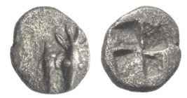 Mysien. Kyzikos.

Hemiobol (Silber). Ca. 550 - 530 v. Chr.
Vs: Hirschkopf frontal zwischen zwei Thunfischen.
Rs: Quadratum incusum.

9 mm. 0,48 ...