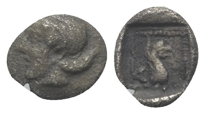 Troas. Assos.

 Hemiobol (Silber). Ca. 500 - 450 v. Chr.
Vs: Weiblicher Kopf ...