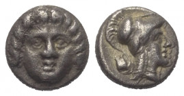 Pisidien. Selge.

 Obol (Silber). Ca. 350 - 300 v. Chr.
Vs: Gorgoneion en face.
Rs: Kopf der Athena mit attischem Helm rechts; im Feld links Astra...