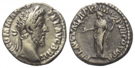 Marcus Aurelius (161 - 180 n. Chr.).

 Denar (Silber). 185 n. Chr. Rom.
Vs: M COMM ANT P FEL AVG BRIT. Kopf mit Lorbeerkranz rechts.
Rs: FEL AVG P...