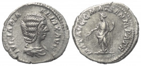 Iulia Domna (gest. 217 n. Chr.).

 Denar (Silber). 211 n. Chr. Rom.
Vs: IVLIA PIA FELIX AVG. Drapierte Büste rechts.
Rs: MAT AVGG MAT SEN M PATR. ...