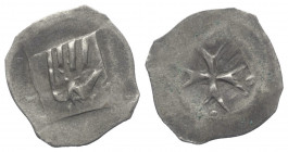 Isny (Stadt).

 Heller (Silber). Ohne Jahr (ab 1365?). Isny.
Vs: Hand mit Beizeichen Y (oder I).
Rs: Gabelkreuz mit Dreiblättern.

14 mm. 0,46 g...