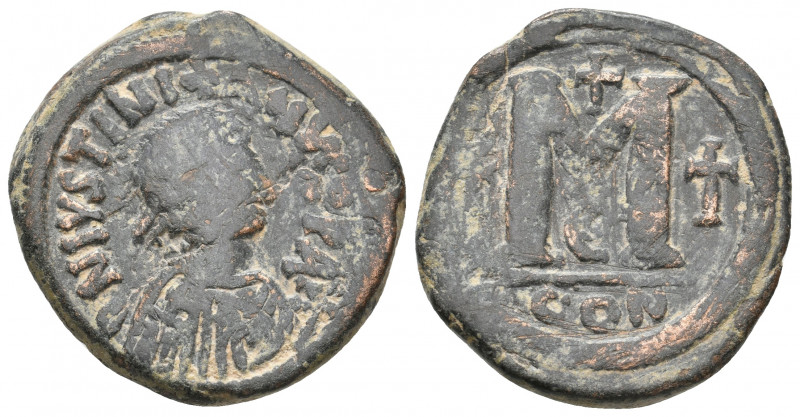 JUSTINIAN I, 527-565 AD. AE, Follis. Constantinople. 16.71 g. 31.65 mm.