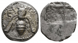 IONIA, Ephesos. Circa 420-400 BC. AR . Bee / Quadripartite incuse square. Reference: Condition: Very Fine

 Weight: 7 gr Diameter: 17,4 mm