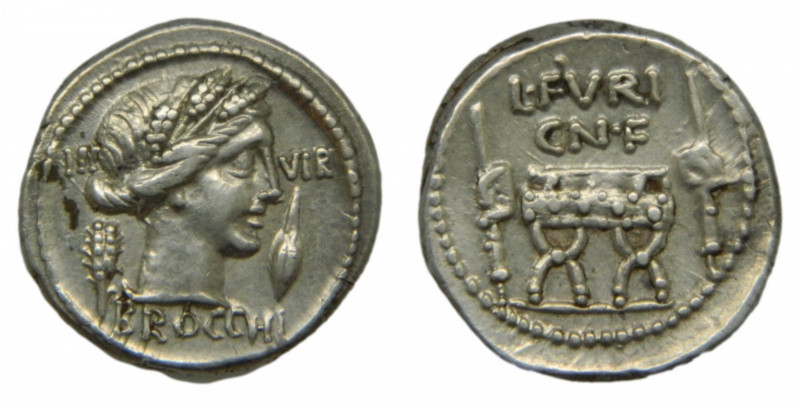 ROMAN REPUBLIC - L. Furius Brocchus (63 aC). Denario. 3,9 g. AR. a/ III VIR - BR...