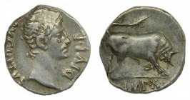 ROMAN EMPIRE - Octavio Augusto (27 aC-14 dC). Denario. 3,9 g. AR. a/ AVGVSTVS DIVI F. Cabeza de Augusto. r/ IMP X. Toro embistiendo. RSC137.
mbc+/ebc...
