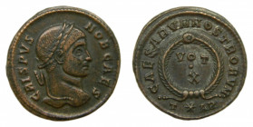 ROMAN EMPIRE - Crispo, césar de Constantino I (317-326). Follis. Arelate (Arles, Francia). 3,4 g. AE. a/ CRISPVS NOB CAES. r/ CAESARVM NOSTRORVM / VOT...
