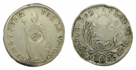 Isabel II (1833-1868). Resello Y II ,en 8 reales de Peru 1833 Lima. (AC 668) (Km#138.2) Countermark. 26,75 gr Ar.
mbc