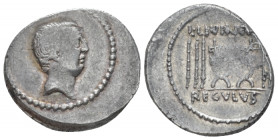 L. Livineius Regulus. Denarius circa 42