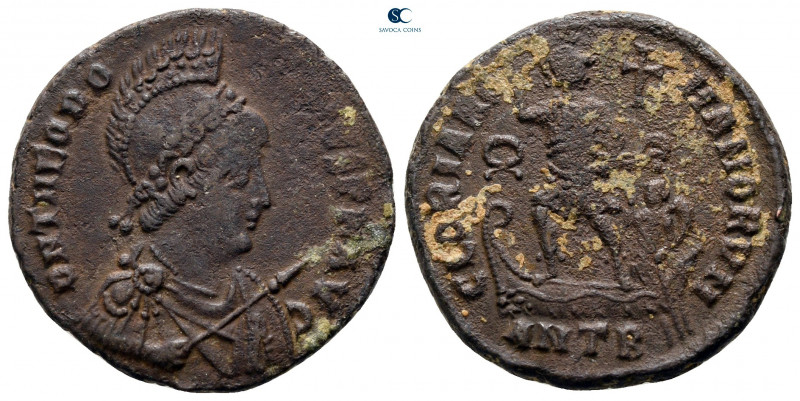 Theodosius I AD 379-395. Antioch
Follis Æ

22 mm, 5,48 g



nearly very f...