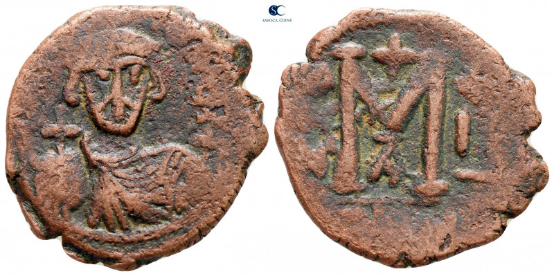 Heraclius AD 610-641. Byzantine
Follis Æ

28 mm, 7,40 g



very fine