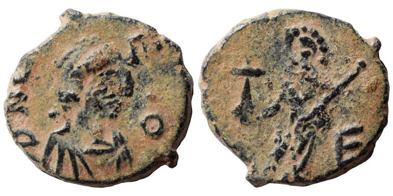 Leo I, 457-474. Nummus (bronze, 1.18 g, 12 mm), Constantinople. D N L-EO Pearl-d...