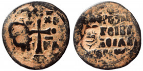 Alexius I Comnenus. 1081-1118. Follis (bronze, 5.41 g, 28 mm). Thessalonica, struck circa 1081-1087. Cross potent set on two steps; pellet at each ter...