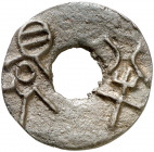 China. (350-220 a.C.). Dinastía Zhou. ¿Qin?. (D.H. 6.16) (Schjöth falta). Primeras monedas redondas. Bella. Muy rara. AE. 4,97 g. EBC.